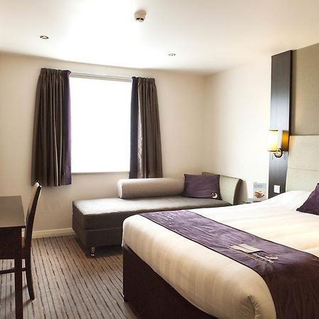 Premier Inn Merthyr Tydfil Kültér fotó