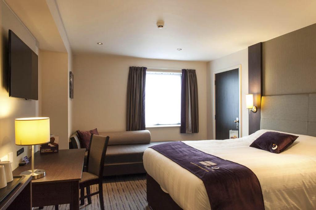 Premier Inn Merthyr Tydfil Kültér fotó