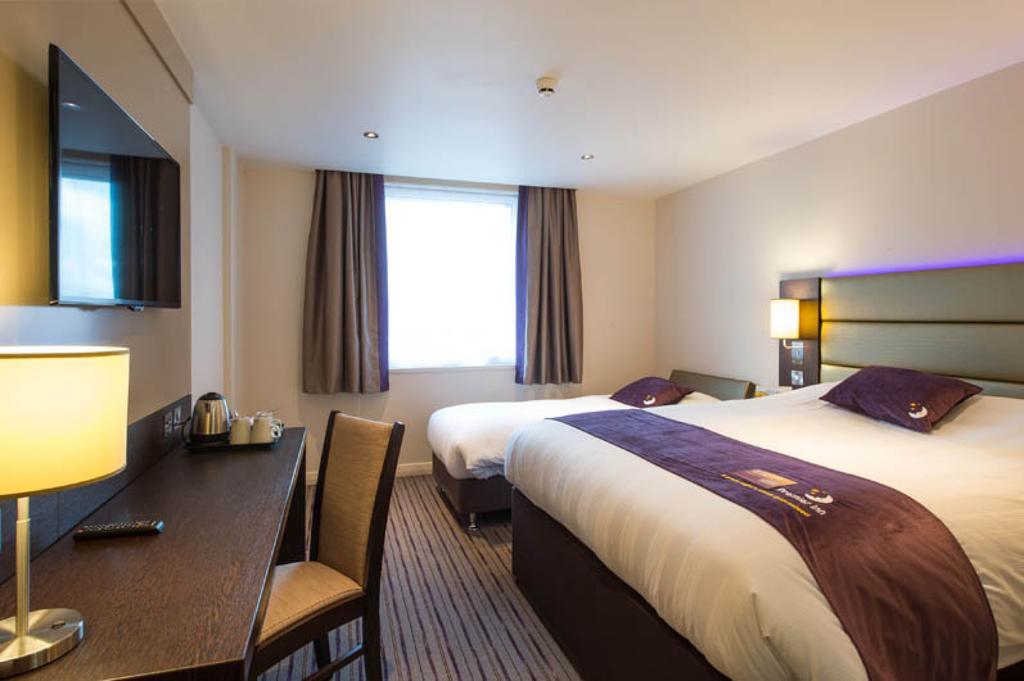 Premier Inn Merthyr Tydfil Kültér fotó