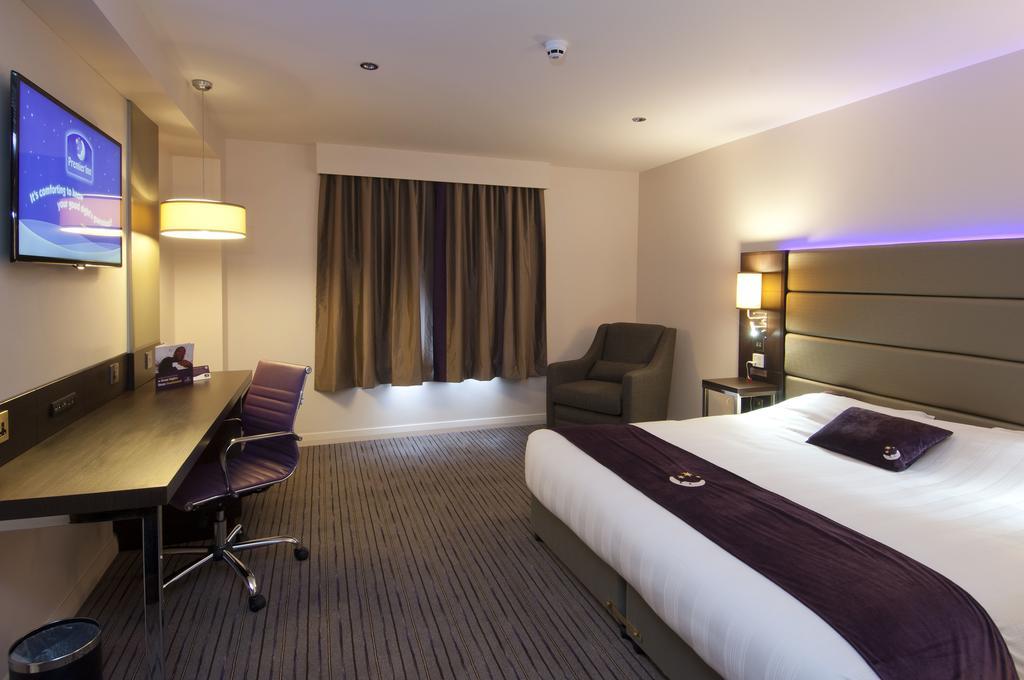 Premier Inn Merthyr Tydfil Kültér fotó