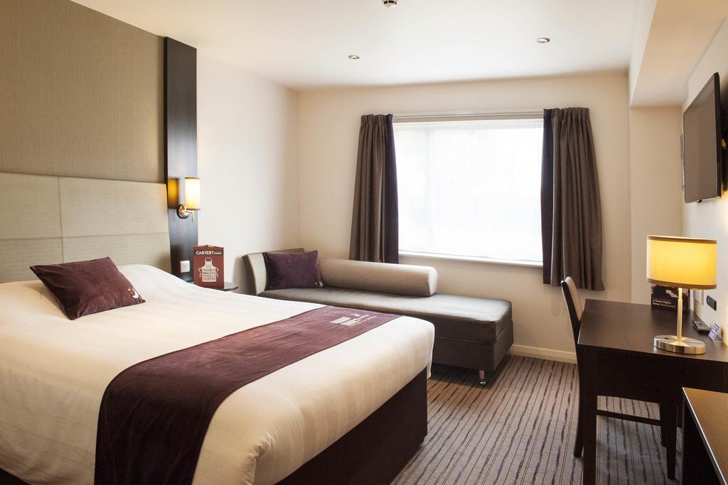 Premier Inn Merthyr Tydfil Kültér fotó