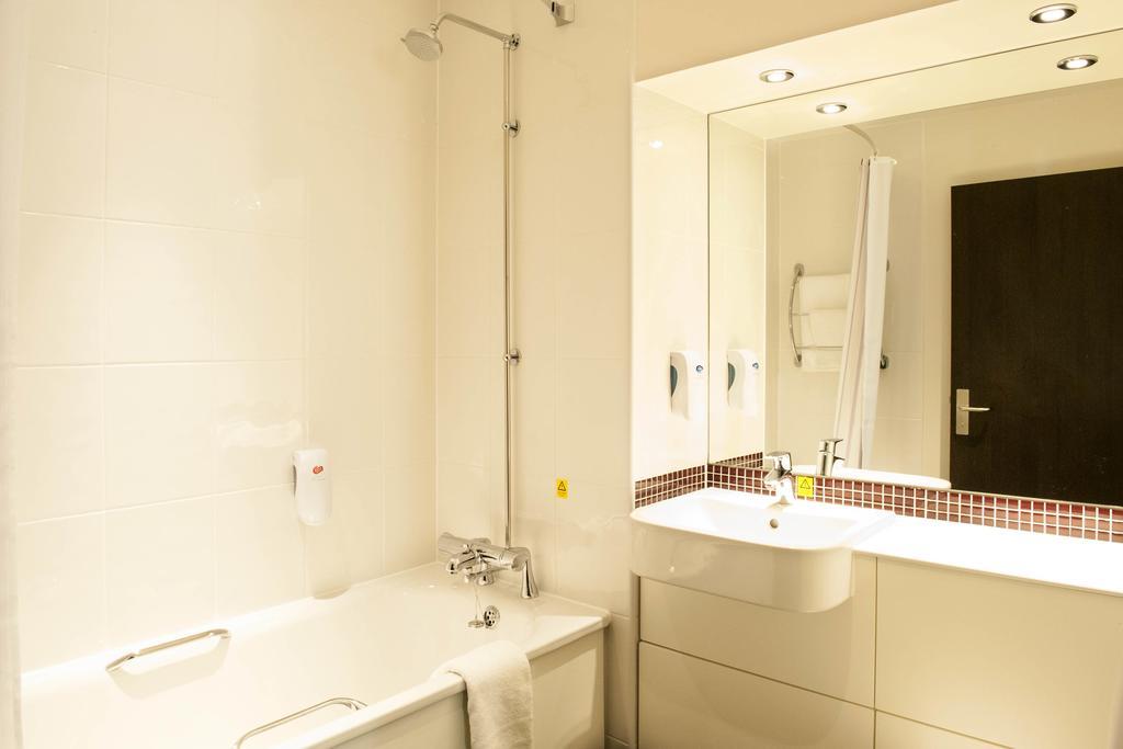 Premier Inn Merthyr Tydfil Kültér fotó