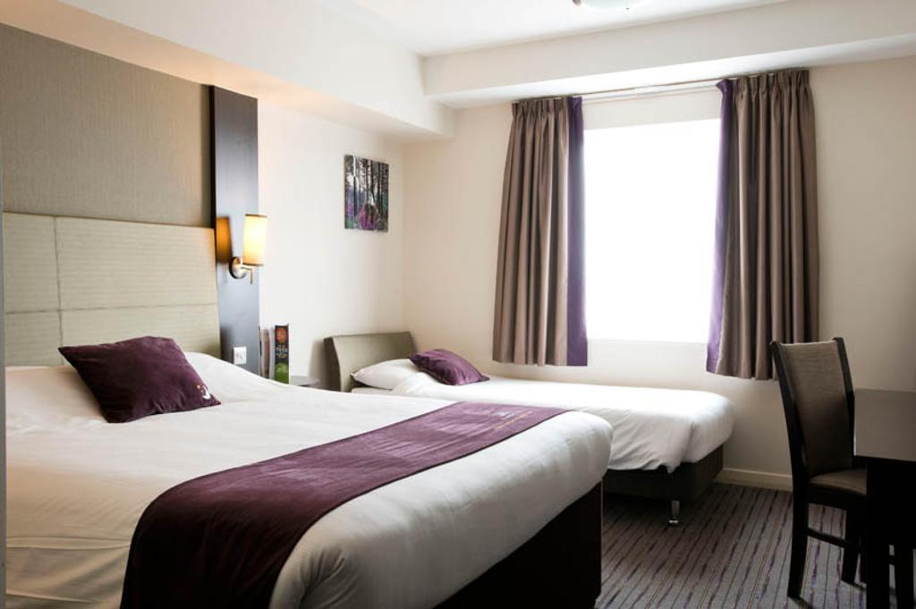 Premier Inn Merthyr Tydfil Kültér fotó