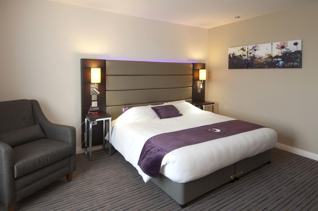 Premier Inn Merthyr Tydfil Kültér fotó