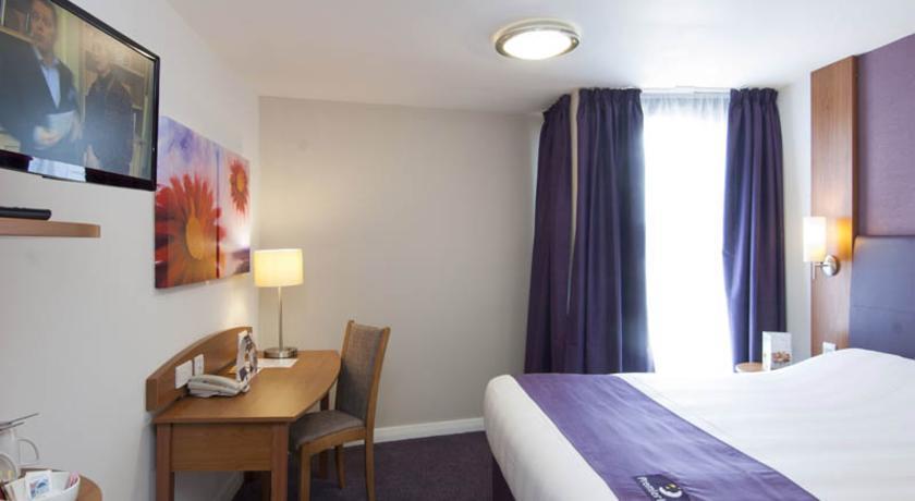Premier Inn Merthyr Tydfil Kültér fotó