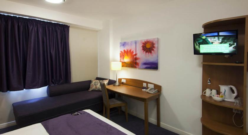 Premier Inn Merthyr Tydfil Kültér fotó