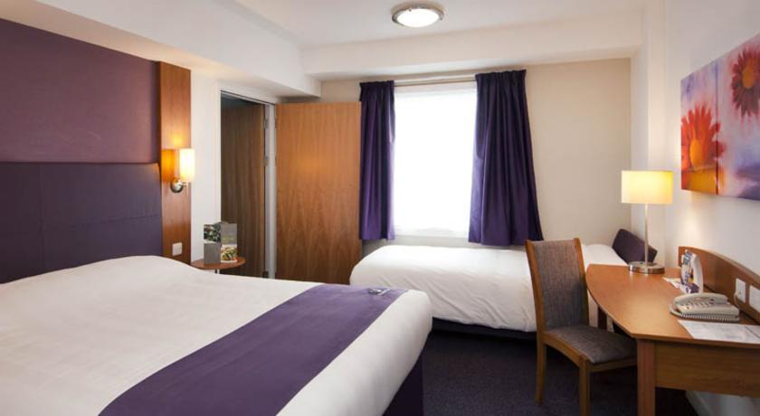 Premier Inn Merthyr Tydfil Kültér fotó