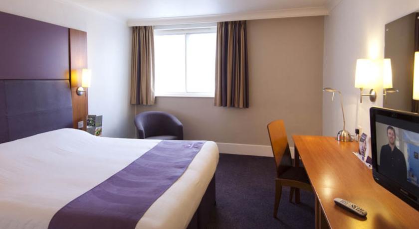 Premier Inn Merthyr Tydfil Kültér fotó