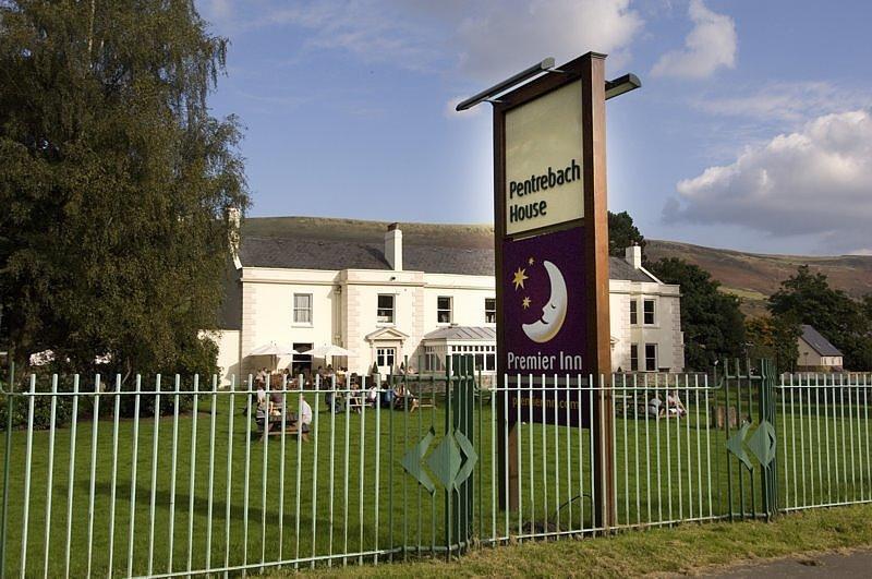 Premier Inn Merthyr Tydfil Kültér fotó