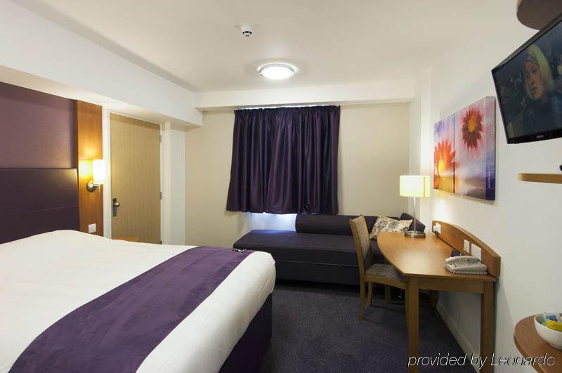 Premier Inn Merthyr Tydfil Kültér fotó